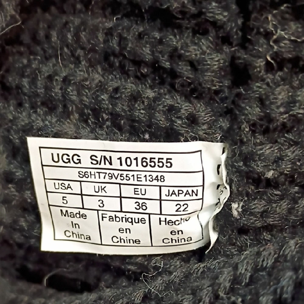 😍UGG Tall Cardy Black Knit Boots with 3 Button Detail - Picture 9 of 14